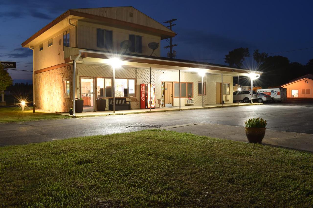 Great Lakes Inn & Suites South Haven Ngoại thất bức ảnh