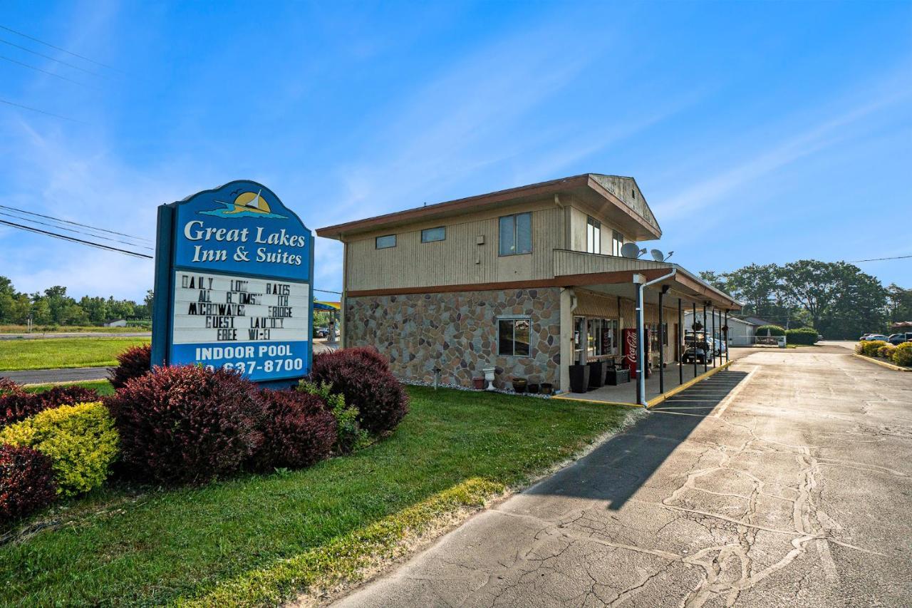 Great Lakes Inn & Suites South Haven Ngoại thất bức ảnh